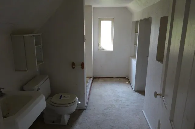 $54,900 | 110 East 9th Street, Neillsville, WI 54456