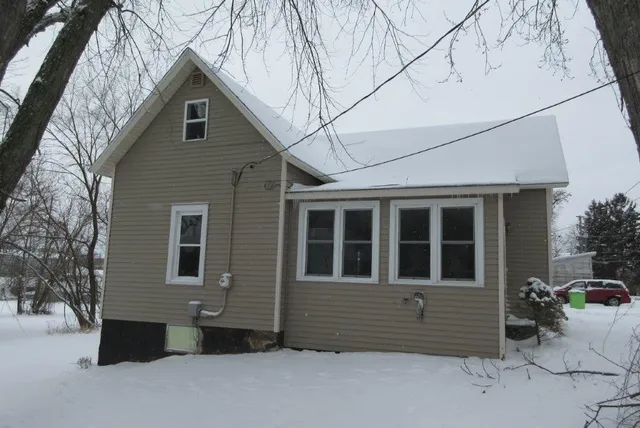 $54,900 | 110 East 9th Street, Neillsville, WI 54456