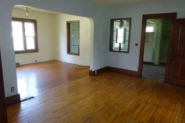 $54,900 | 110 East 9th Street, Neillsville, WI 54456