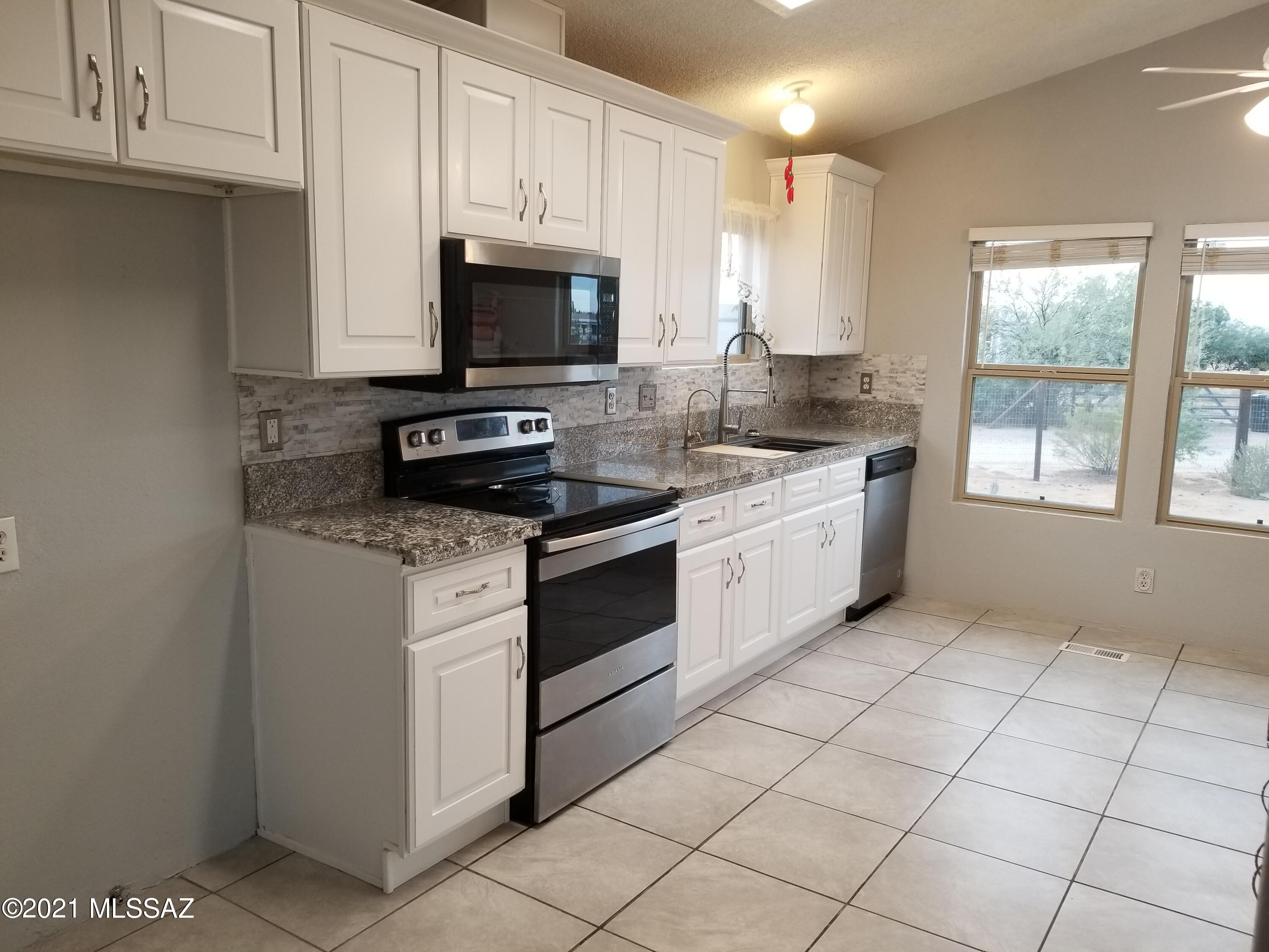 12282 West Picture Rocks Road Tucson, AZ 85743 - Photo 5 of 28 Gallery Image 5