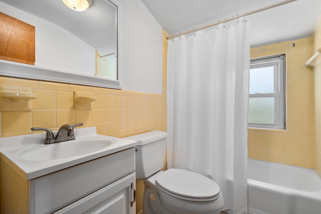 61 Oakley Road Watertown, MA 02472 - Photo 12 of 15 Gallery Image 12