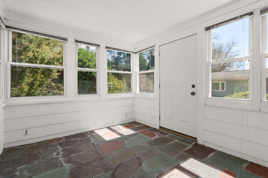 61 Oakley Road Watertown, MA 02472 - Photo 13 of 15 Gallery Image 13