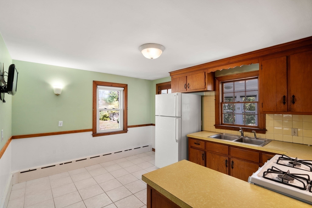61 Oakley Road Watertown, MA 02472 - Photo 6 of 15 Gallery Image 6