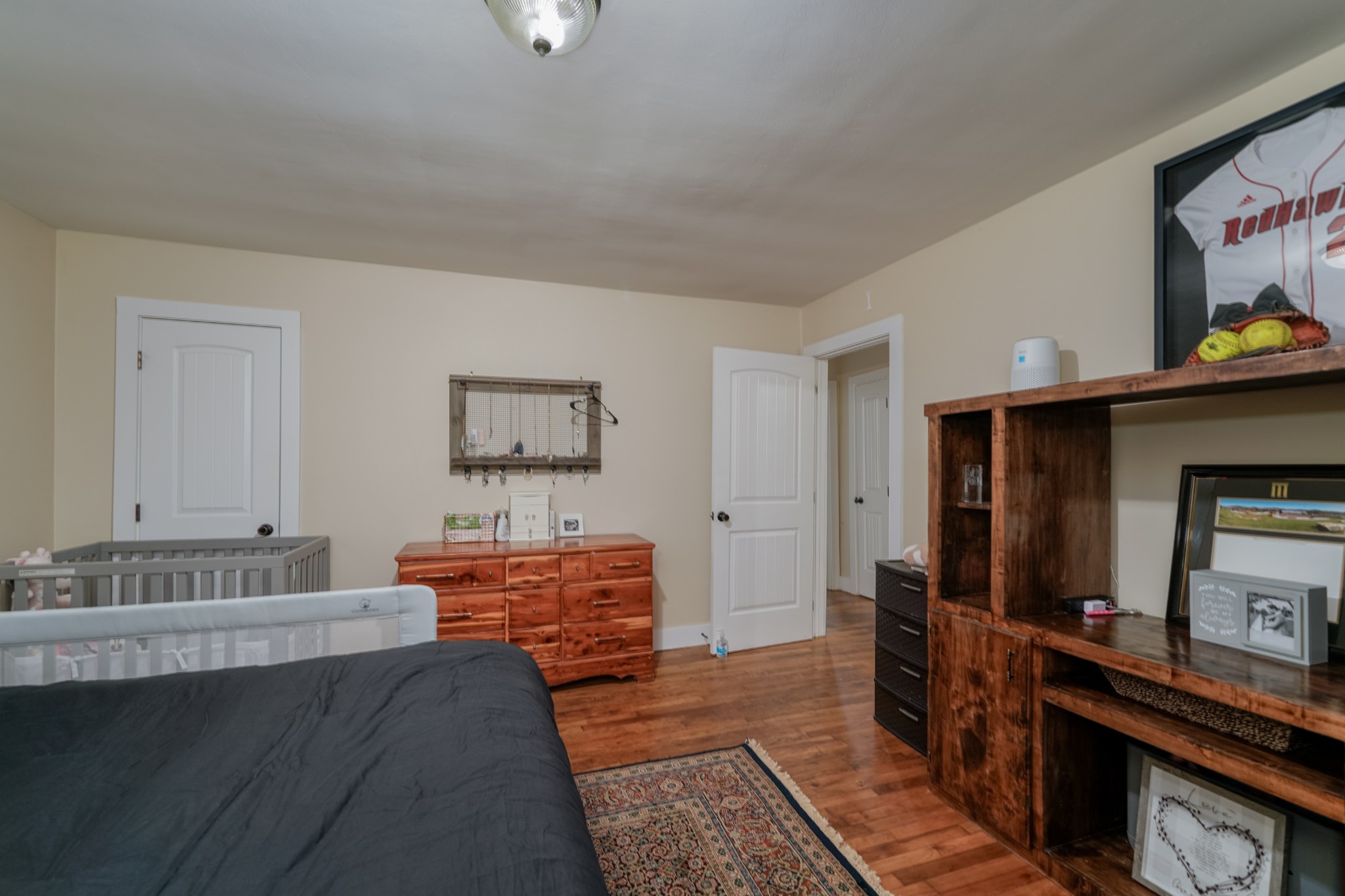 258 East Prospect Road Fayetteville, TN 37334 - Photo 20 of 26 a living room with furniture and a flat screen tv