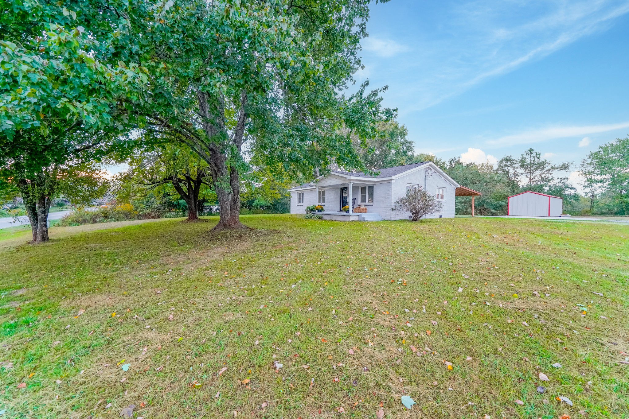 258 East Prospect Road Fayetteville, TN 37334 - Photo 5 of 26 a view of a house with a big yard