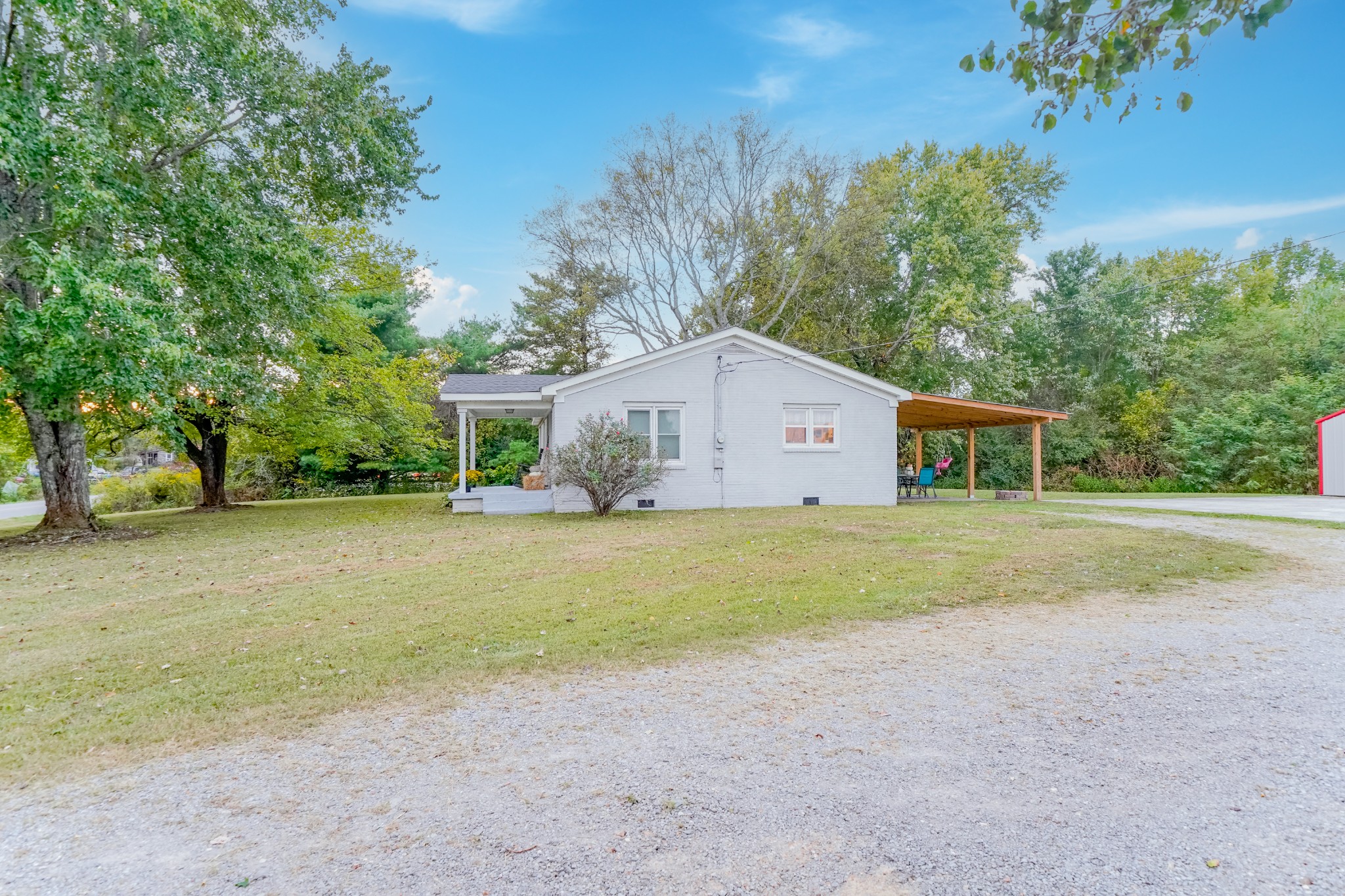 258 East Prospect Road Fayetteville, TN 37334 - Photo 9 of 26 a front view of house with yard and trees