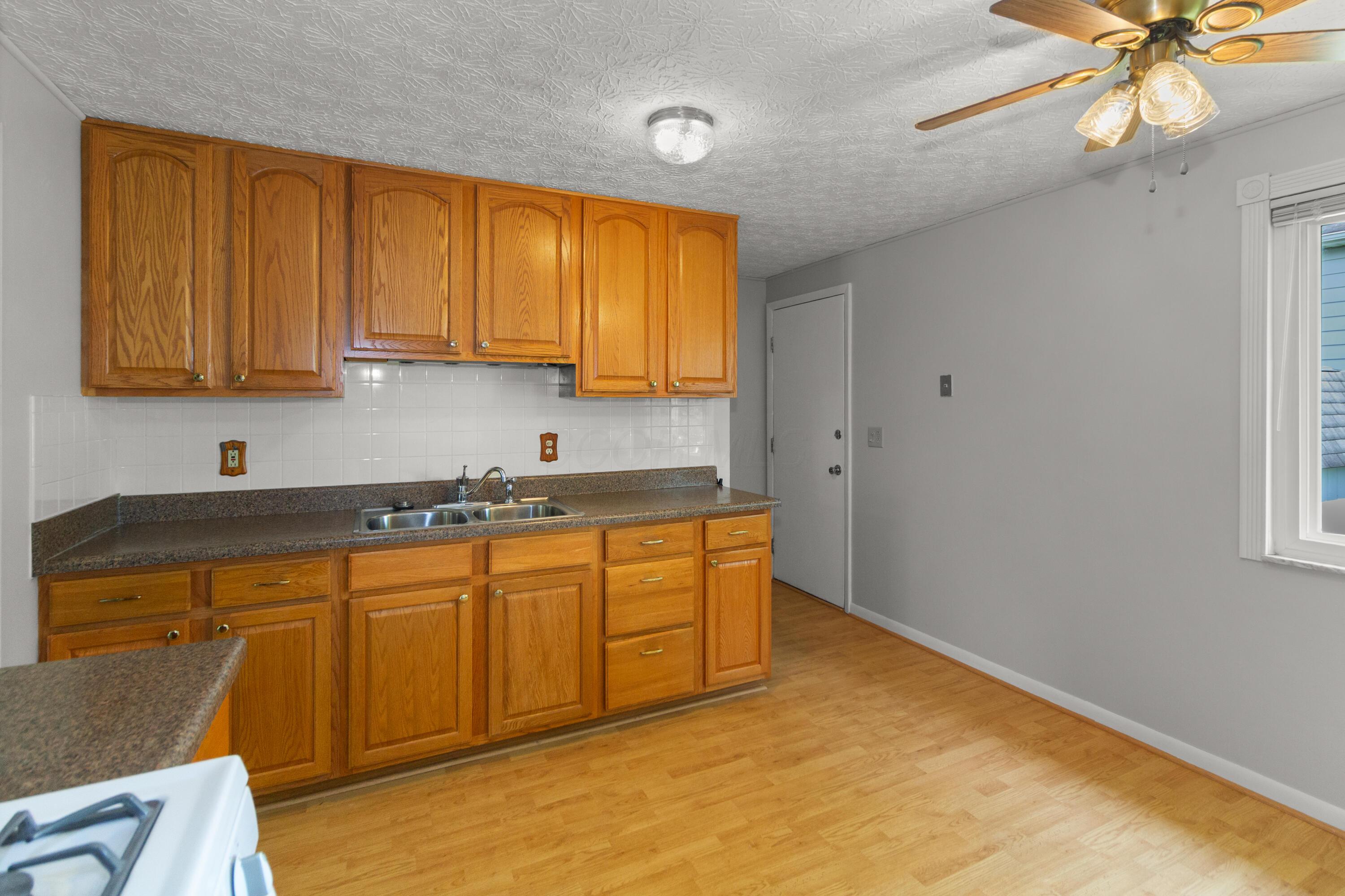3418 Everson Road West Columbus, OH 43232 - Photo 8 of 30 3418 Everson Rd W (8)