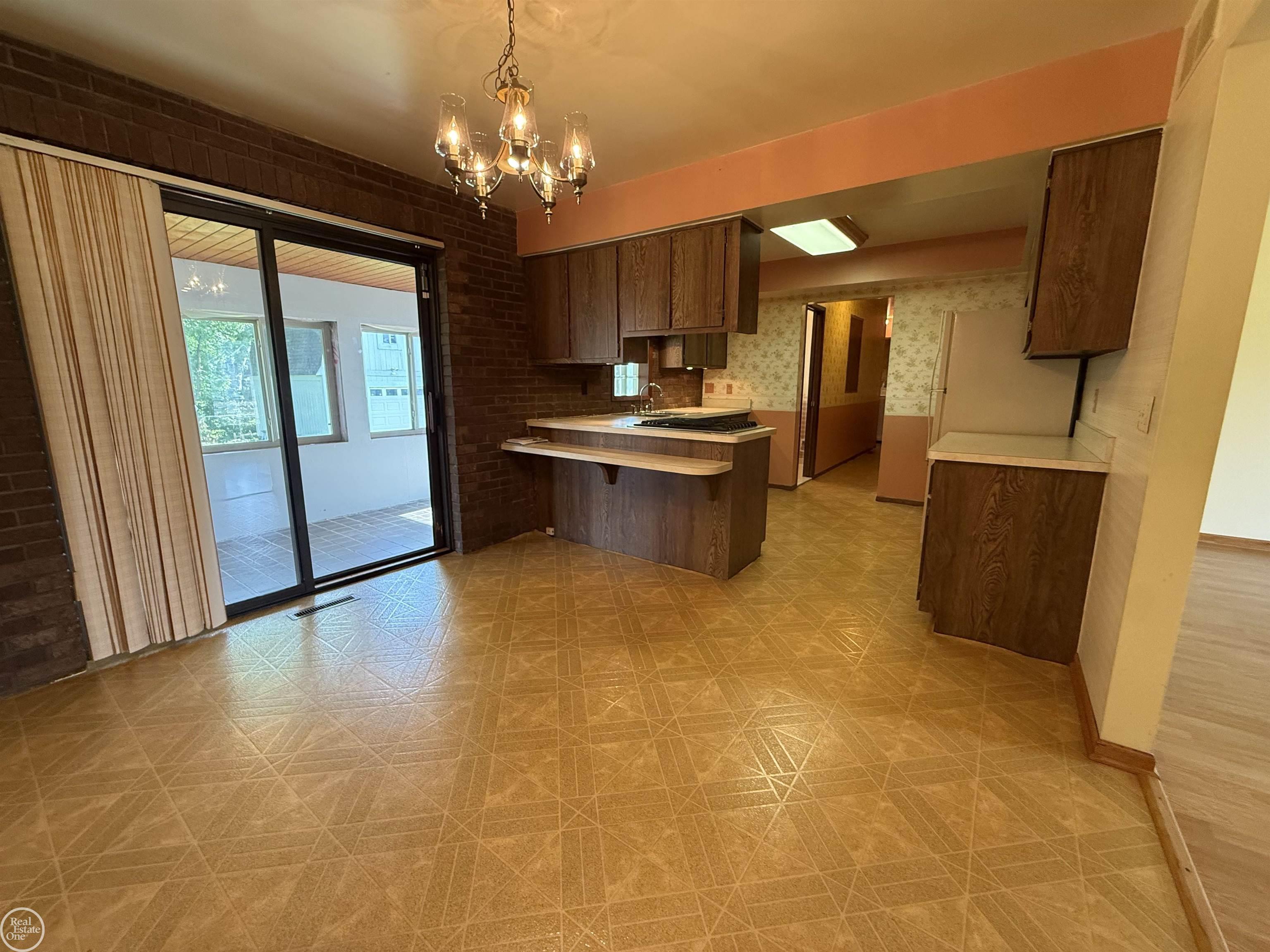 26250 South River Road Harrison Township, MI 48045 - Photo 14 of 28