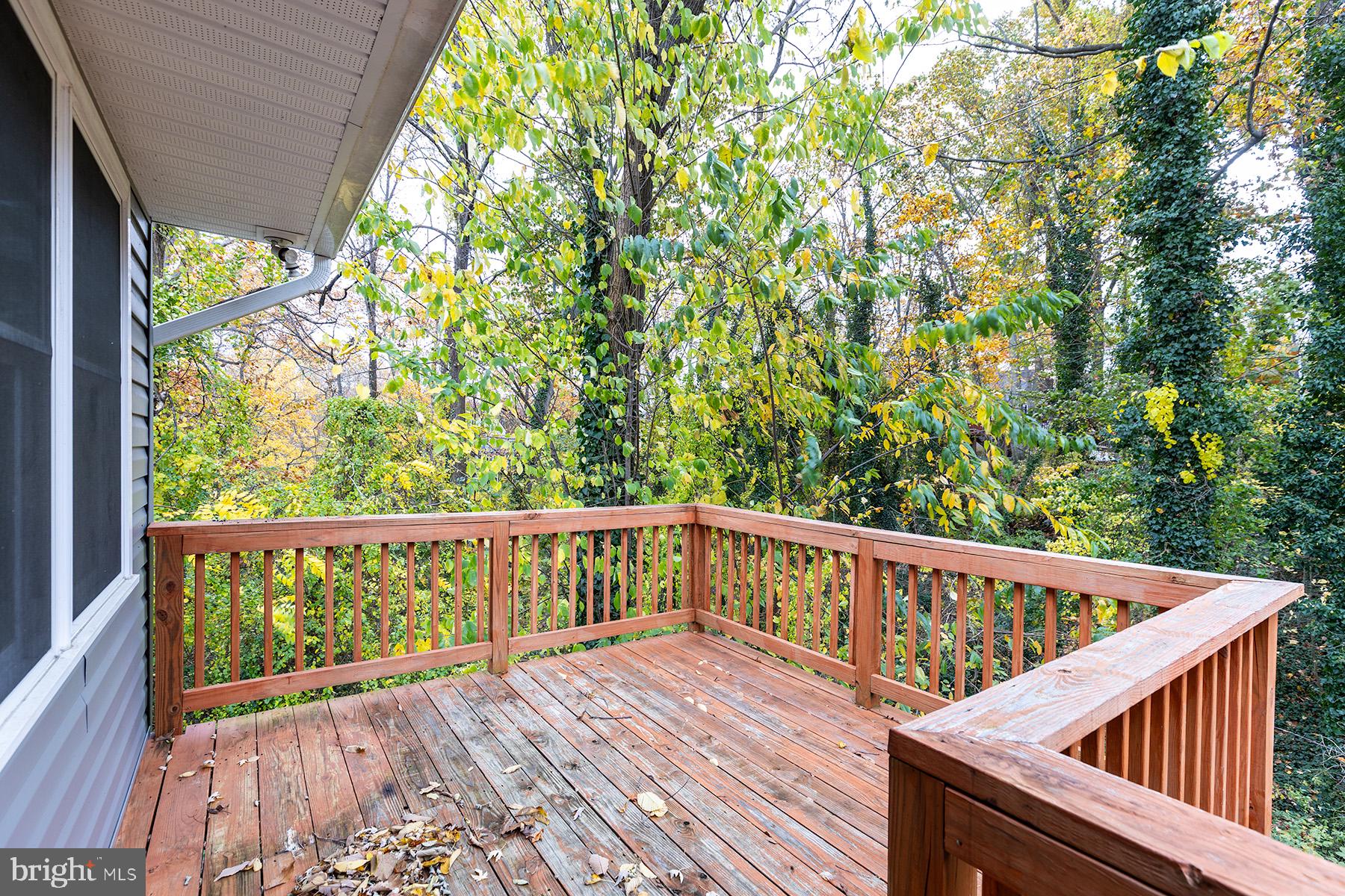847 Harbor View Terrace Annapolis, MD 21409 - Photo 10 of 42 a view of balcony with wooden floor and fence
