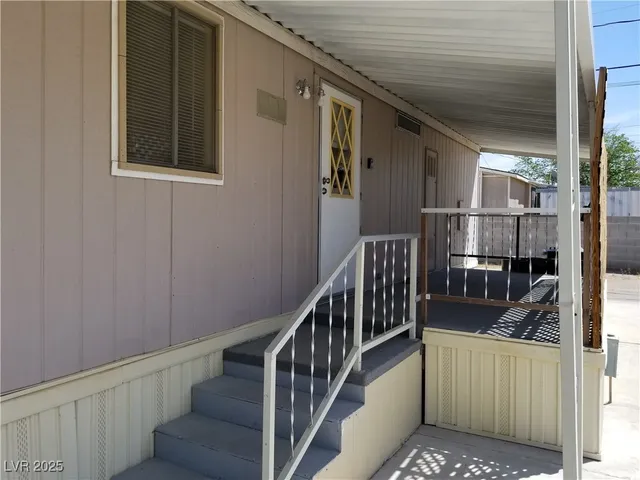 $1,350 | 252 Navajo Drive, Henderson, NV 89015
