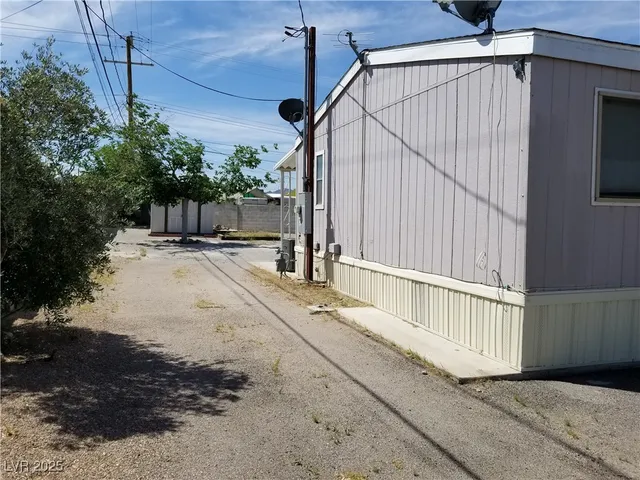 $1,350 | 252 Navajo Drive, Henderson, NV 89015