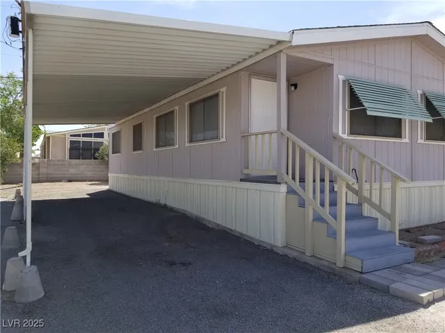 $1,350 | 252 Navajo Drive, Henderson, NV 89015