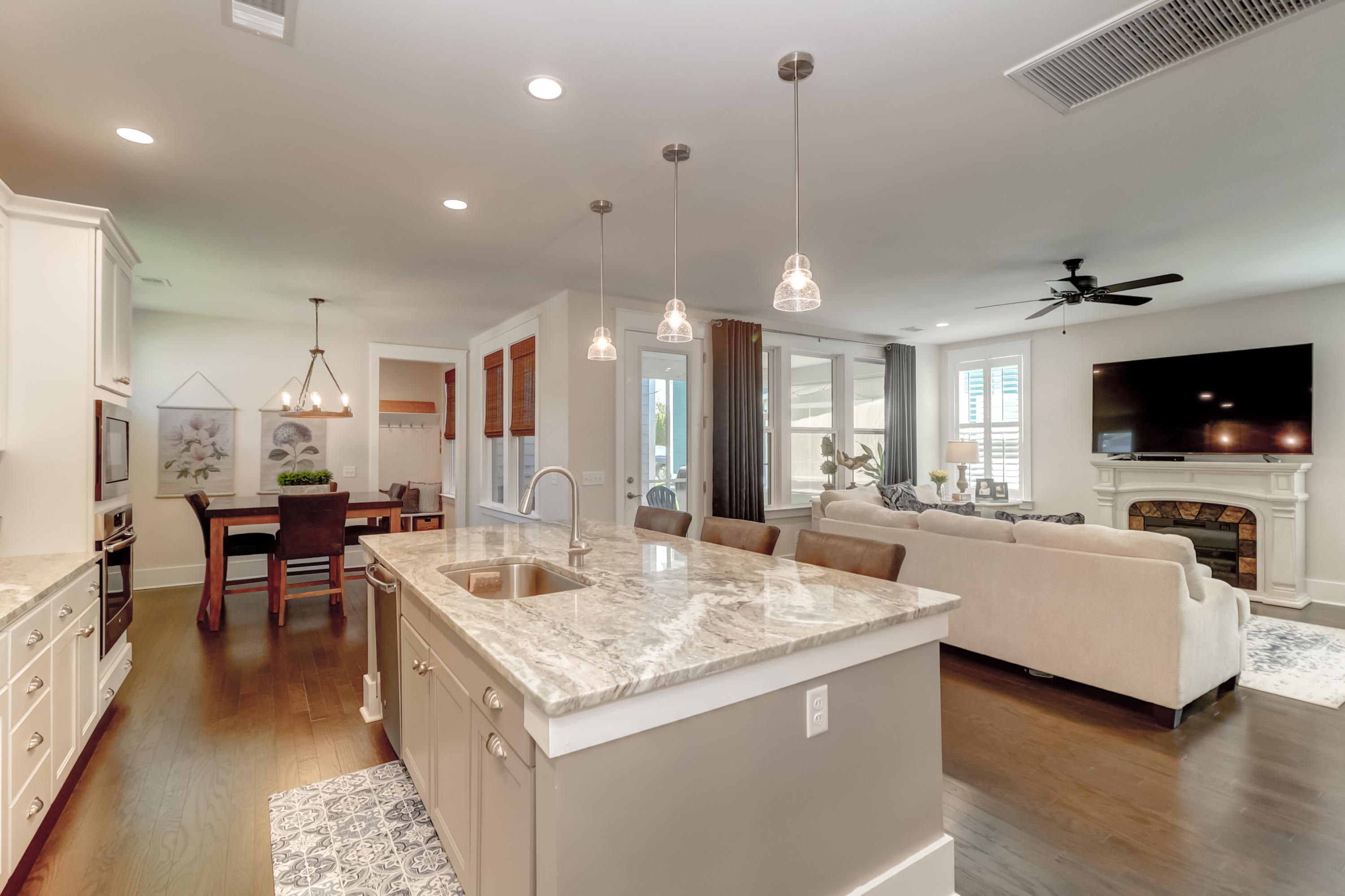 236 Oak View Way Summerville, SC 29483 - Photo 18 of 89 236 Oak View (43)