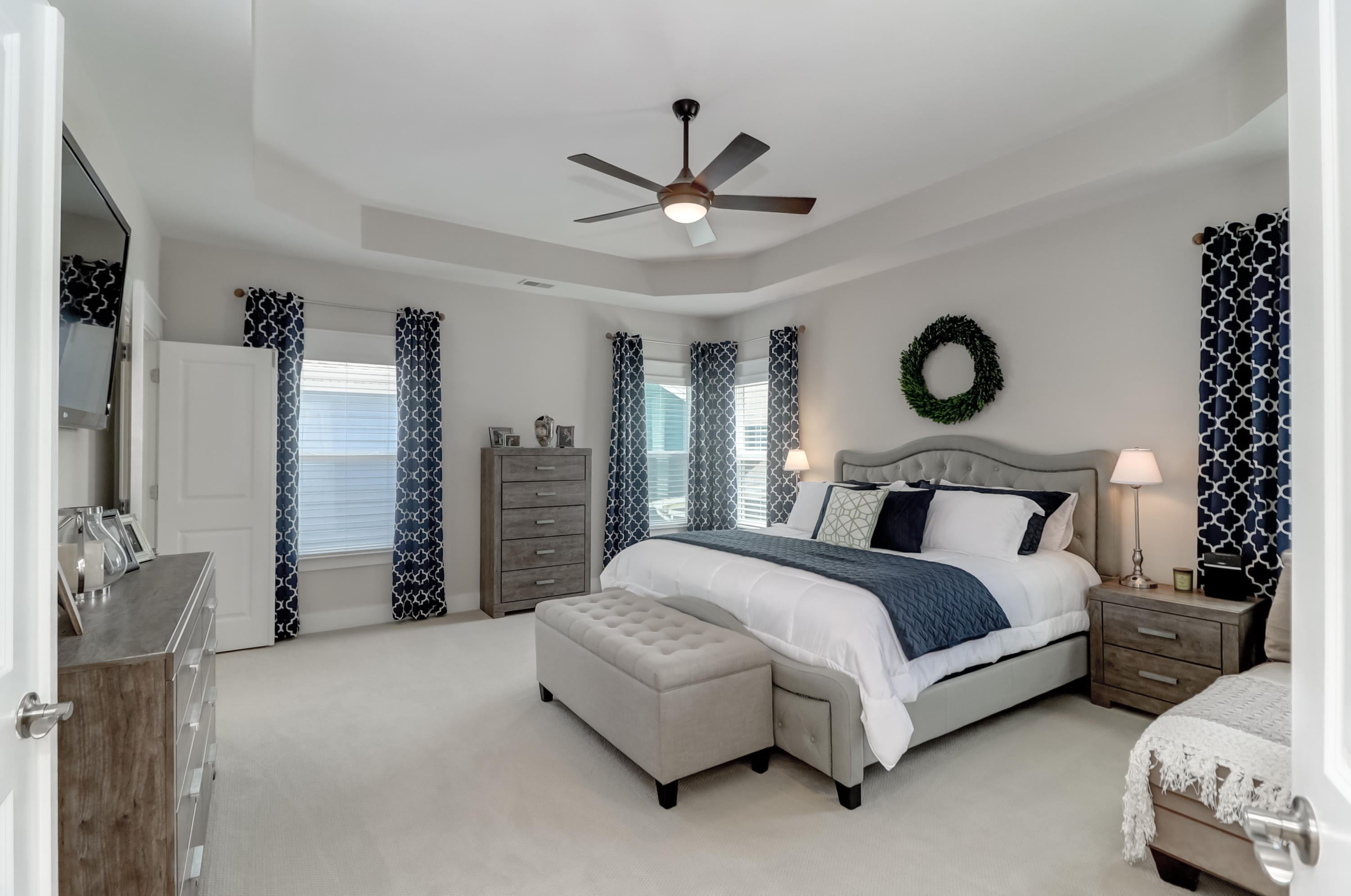 236 Oak View Way Summerville, SC 29483 - Photo 25 of 89 Stylish spacious Master bedroom