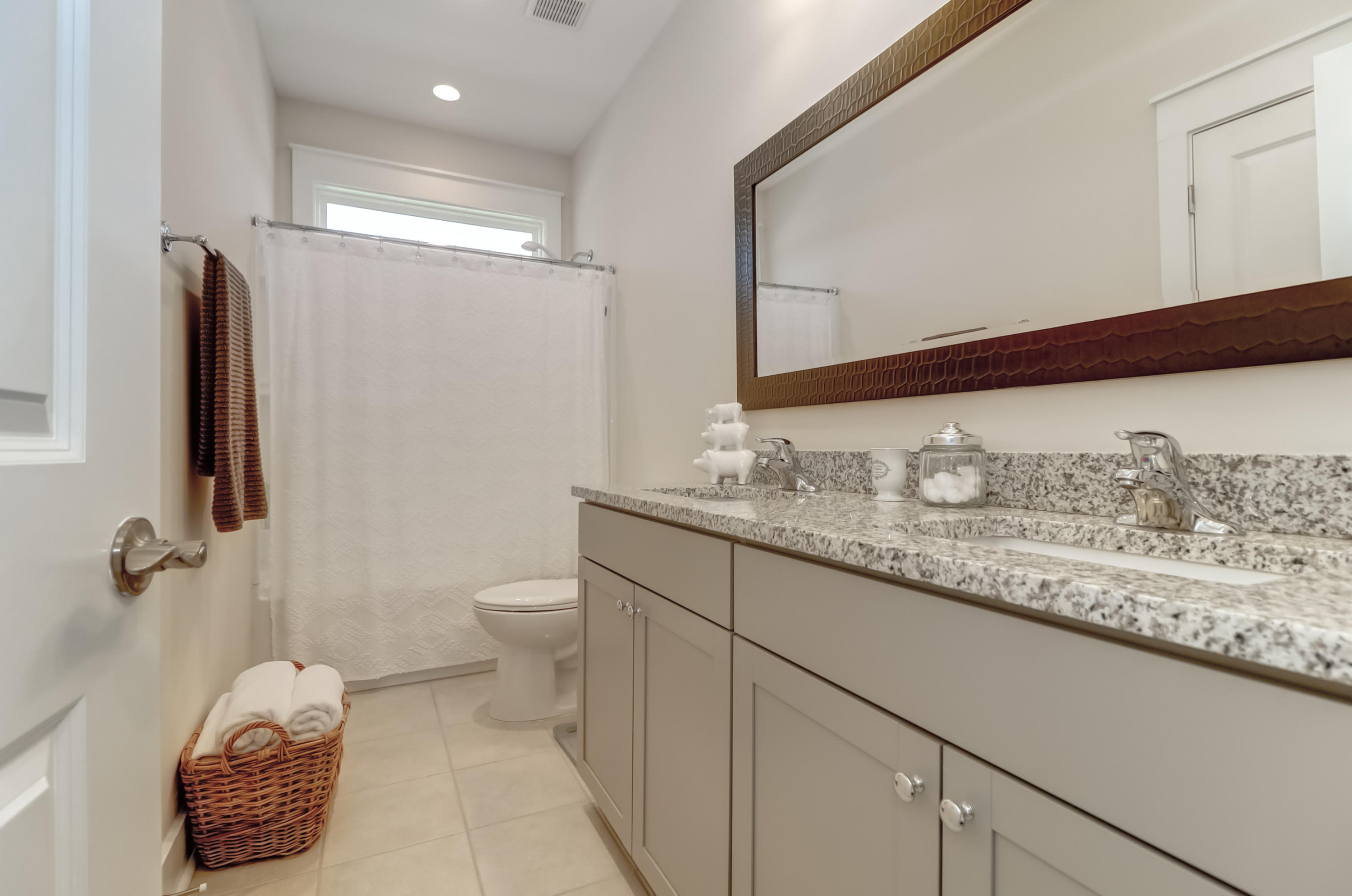 236 Oak View Way Summerville, SC 29483 - Photo 28 of 89 Guest upstairs bath