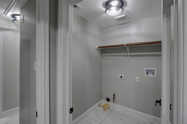 a view of a livingroom with an empty space