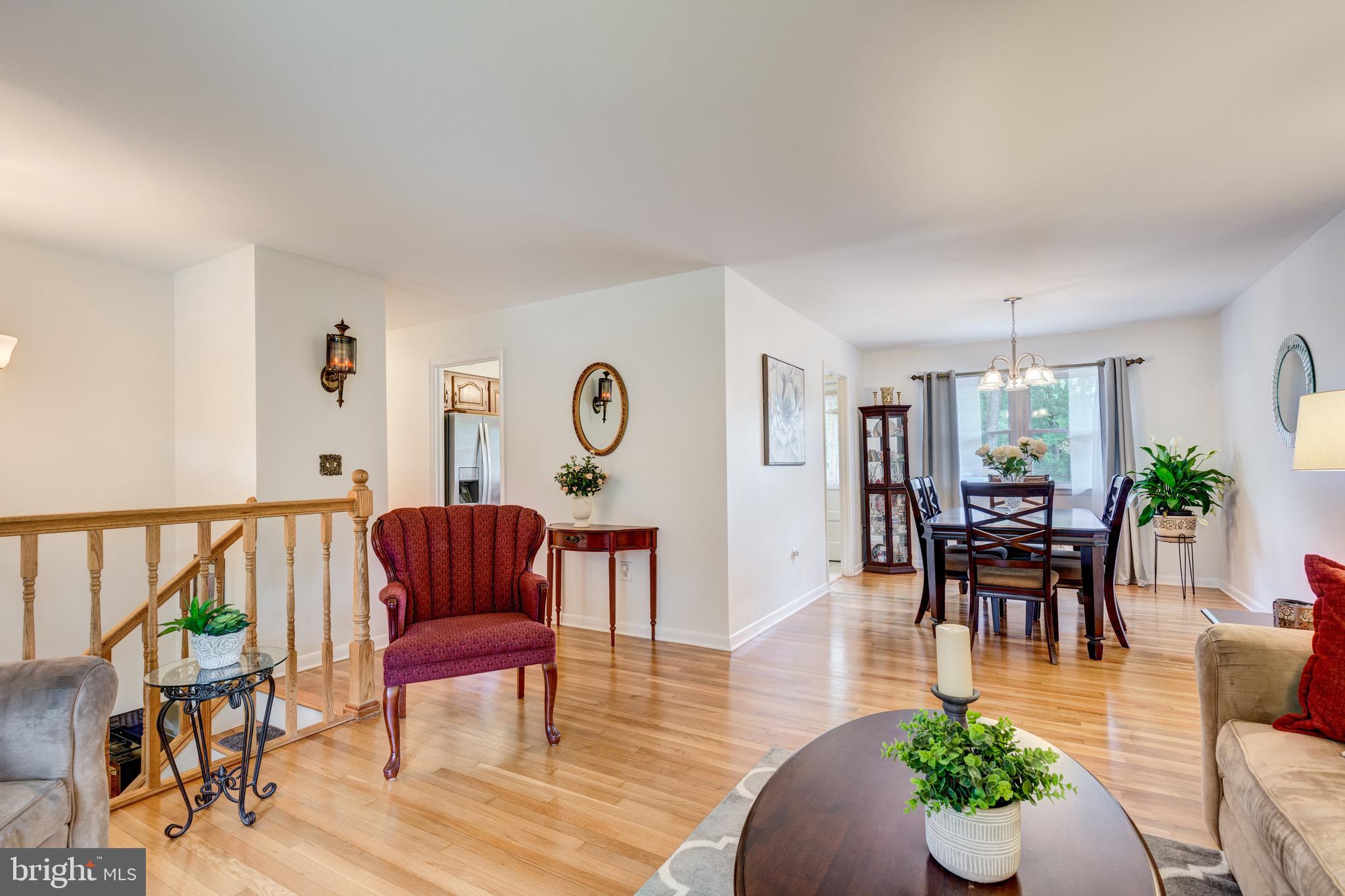 1578 Long Point Road Pasadena, MD 21122 - Photo 11 of 48 Living Room