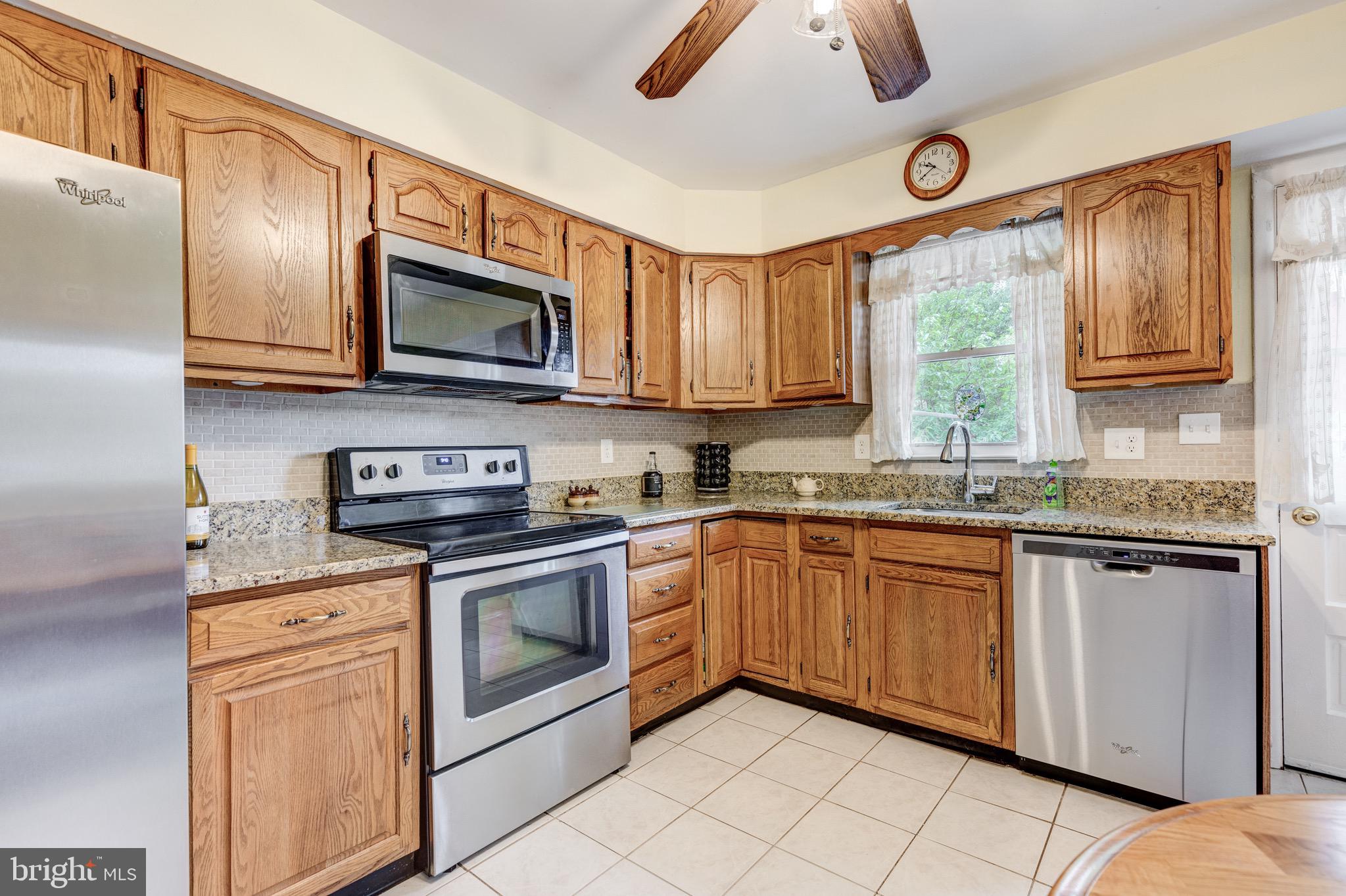 1578 Long Point Road Pasadena, MD 21122 - Photo 17 of 48 Plenty of cabinet and counter space