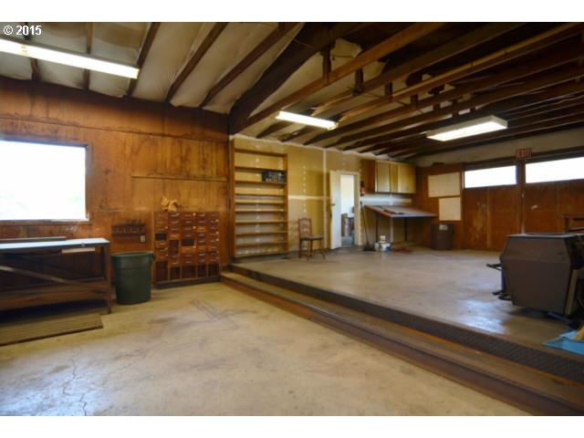 33524 Bloomberg Road Eugene, OR 97405 - Photo 15 of 16