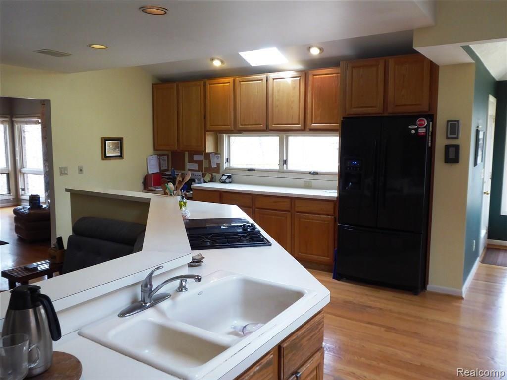 8370 Center Road Fenton, MI 48430 - Photo 7 of 36 Kitchen
