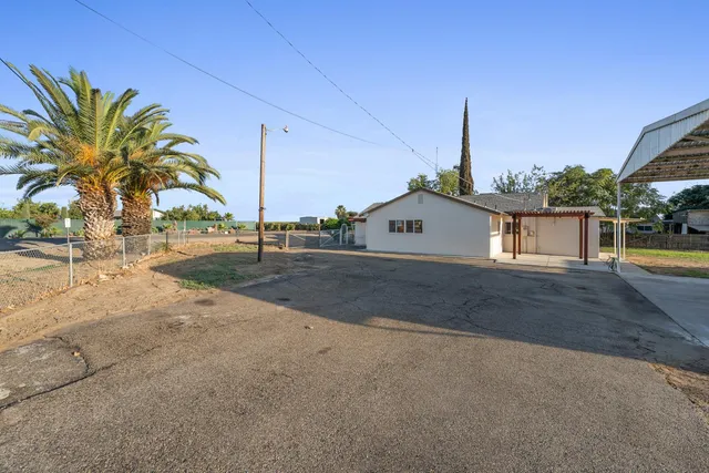 $475,000 | 25 West Dinuba Avenue, Fresno, CA 93706