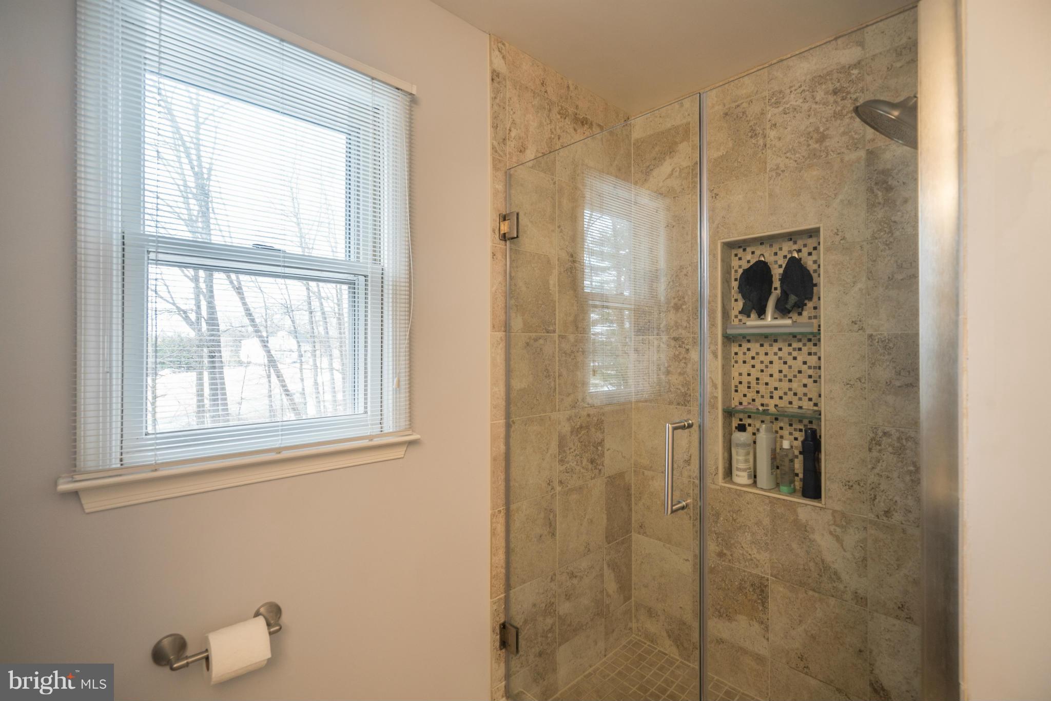 3671 Hooper Road New Windsor, MD 21776 - Photo 20 of 30 Bath (Master)