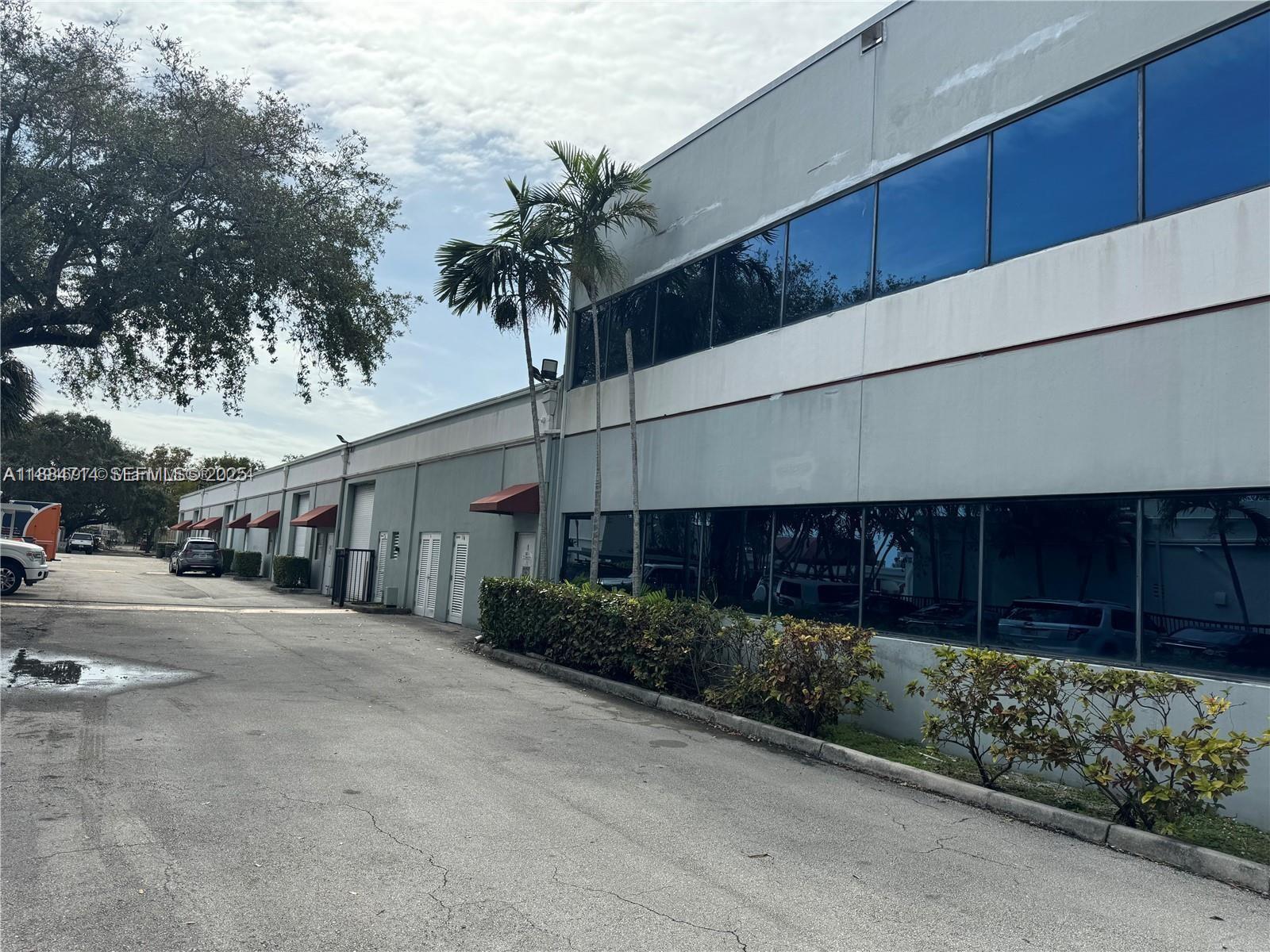 2870 Stirling Road Hollywood, FL 33020 - Photo 6 of 46 Photo 6