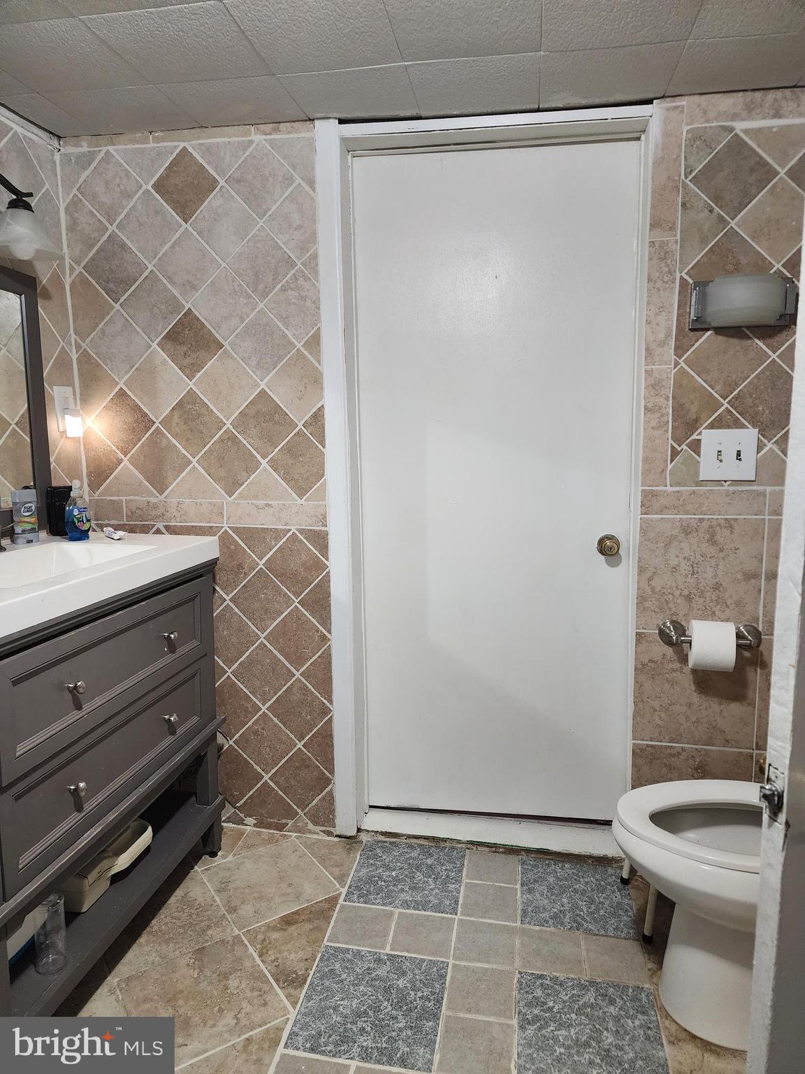 26552 Old State Road Crisfield, MD 21817 - Photo 11 of 26 Downstairs bathroom