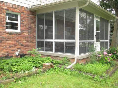 9406 Carpenter Road Flushing, MI 48433 - Photo 19 of 19 20414221-18.JPG