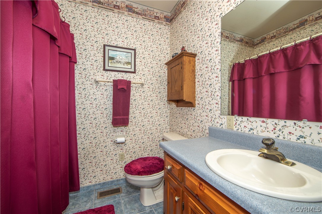 3801 Whitehouse Road Colonial Heights, VA 23834 - Photo 17 of 40