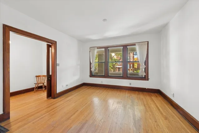 $835,000 | 7252 North Bell Avenue, Chicago, IL 60645