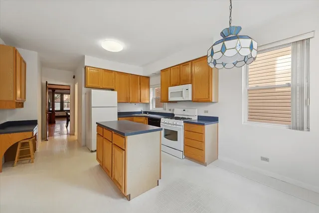 $835,000 | 7252 North Bell Avenue, Chicago, IL 60645