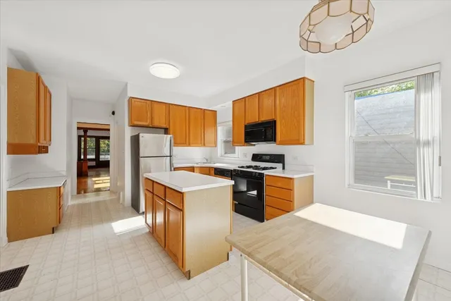 $835,000 | 7252 North Bell Avenue, Chicago, IL 60645