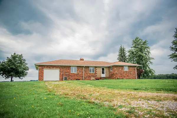 $235,000 | 1778 Laprairie Road, La Prairie, IL 62346