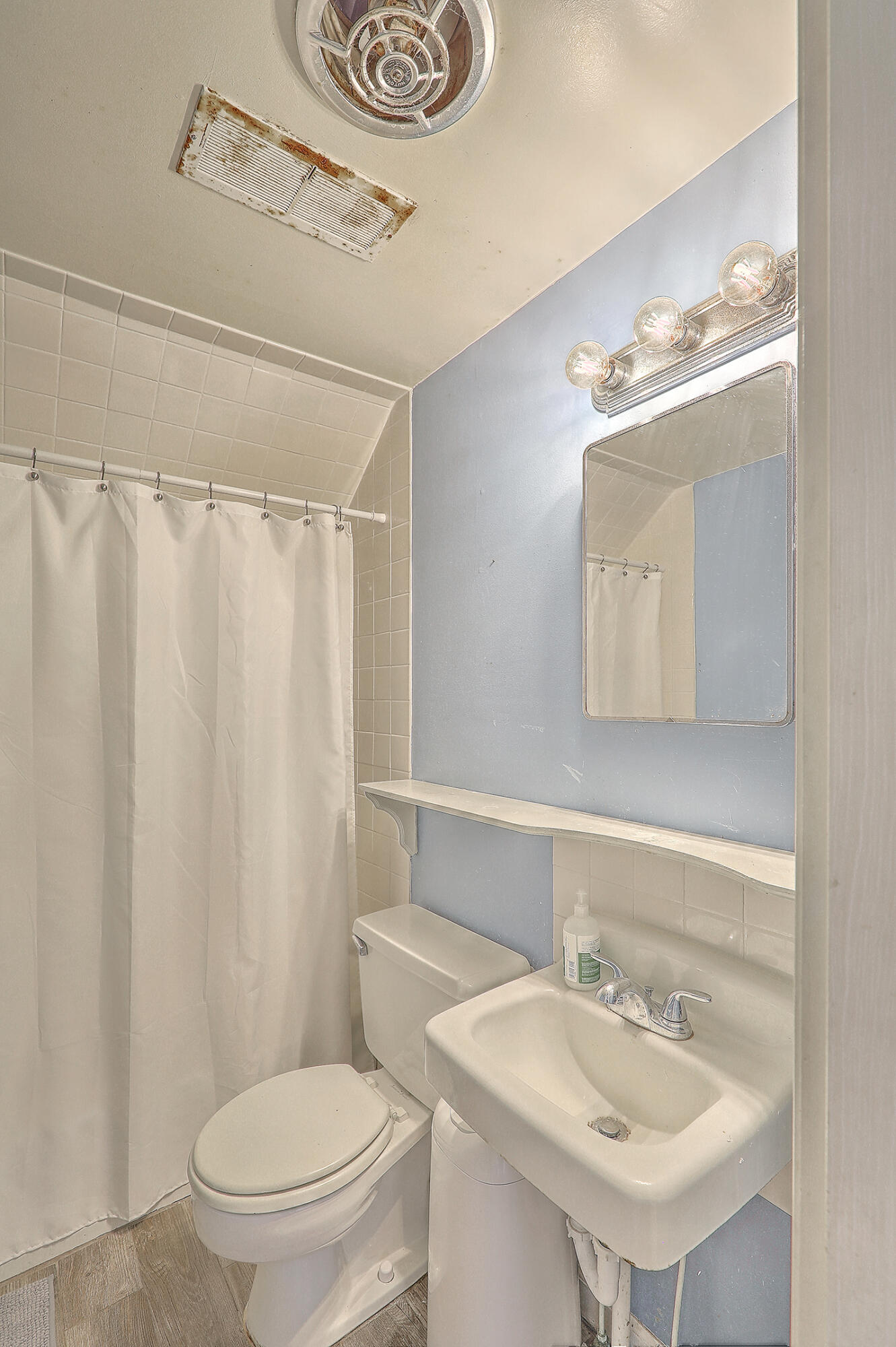 202 South Winter Street Moncks Corner, SC 29461 - Photo 12 of 37 1R3A4551_2_3_4_5_6_7
