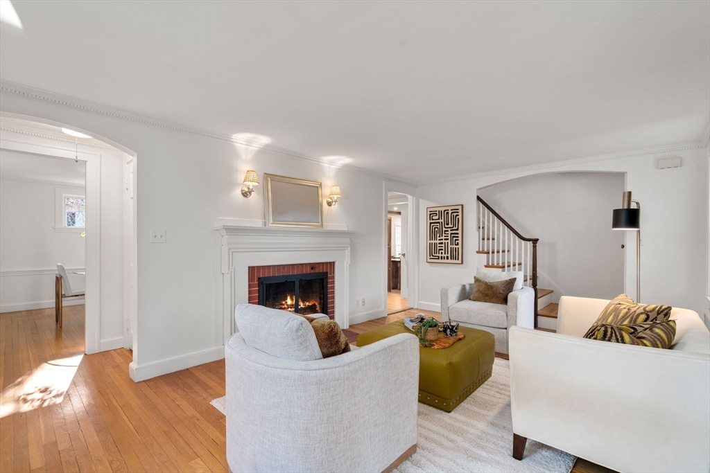 19 Overlook Road Needham, MA 02492 - Photo 4 of 36