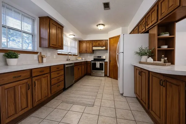 $1,650 | 1220 Kelving Way, Wharton, TX 77488