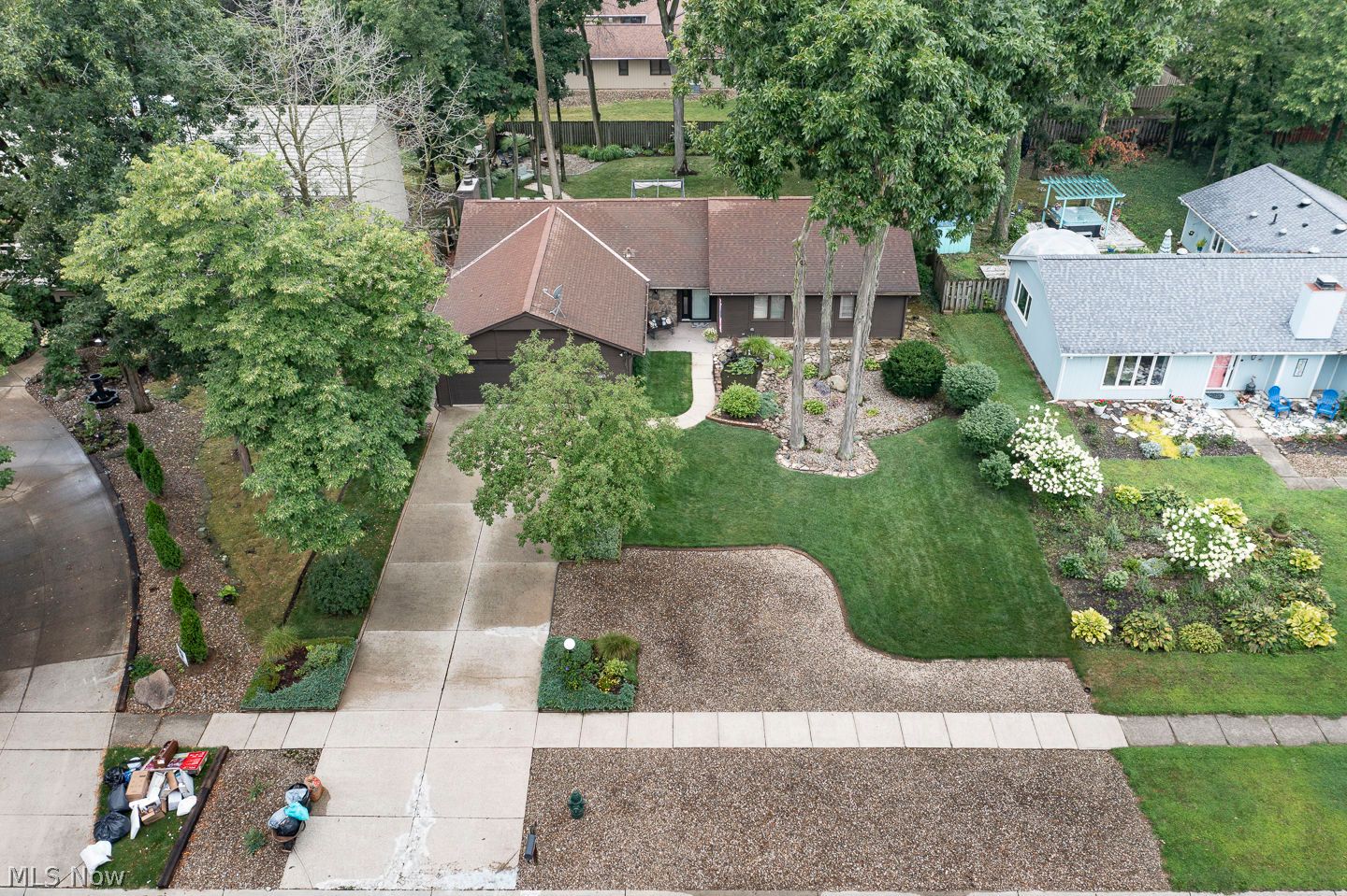 10826 Gate Post Road Strongsville, OH 44149 - Photo 6 of 33 Gallery Image 6