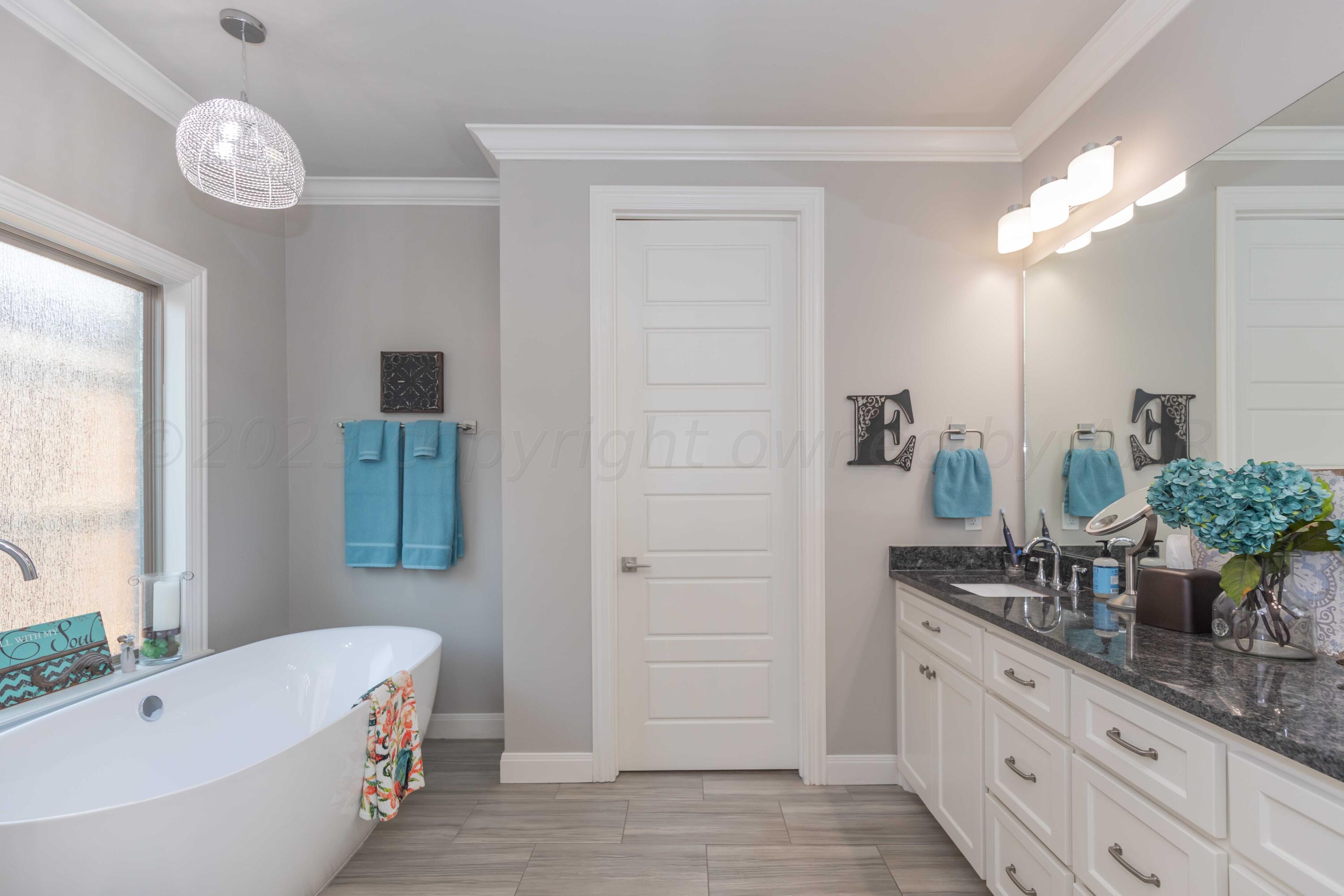 5402 Wesley Road Amarillo, TX 79119 - Photo 22 of 48 MASTER BATH VIEW 1
