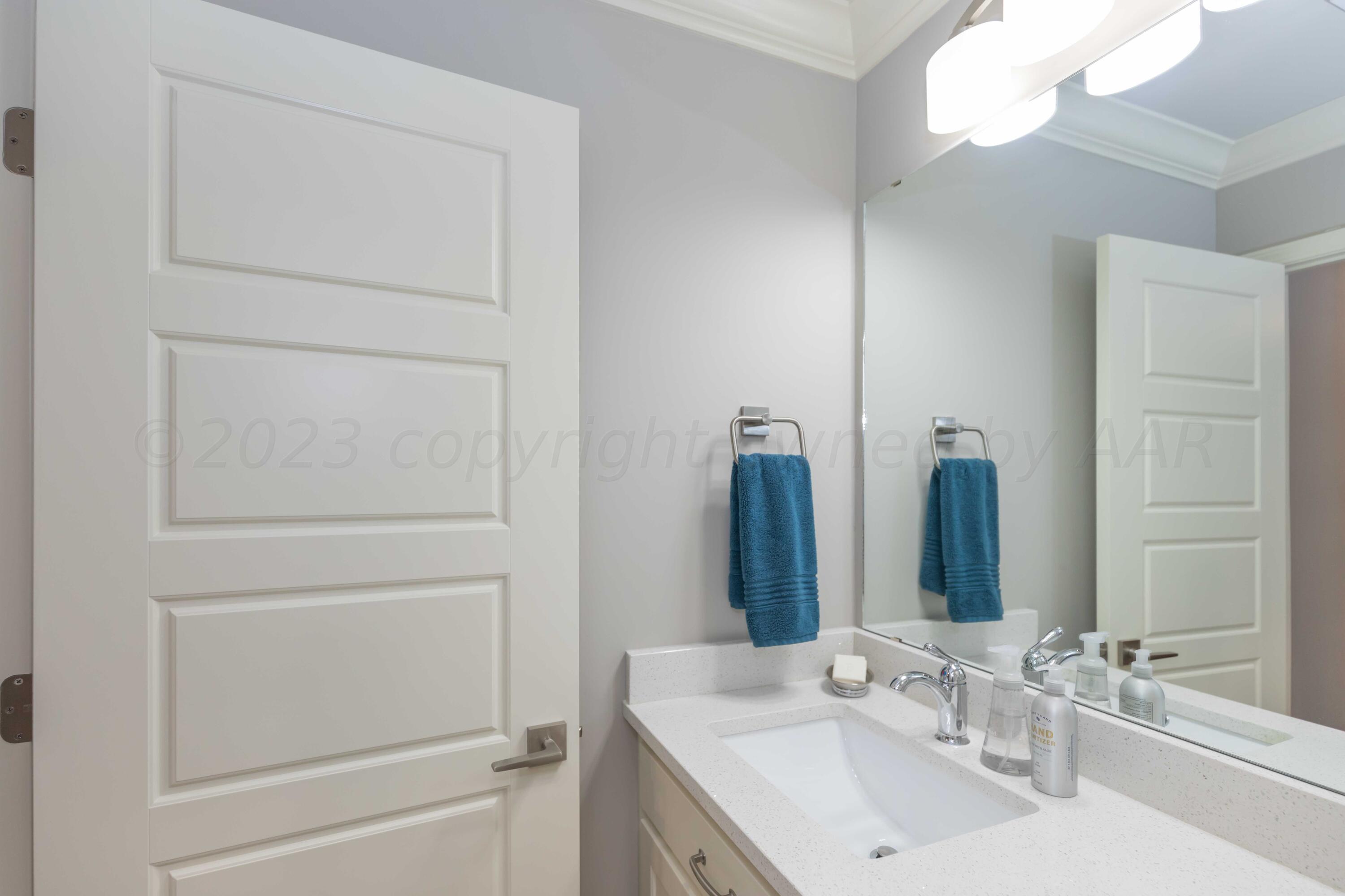 5402 Wesley Road Amarillo, TX 79119 - Photo 34 of 48 BATHROOM 3 VIEW 5