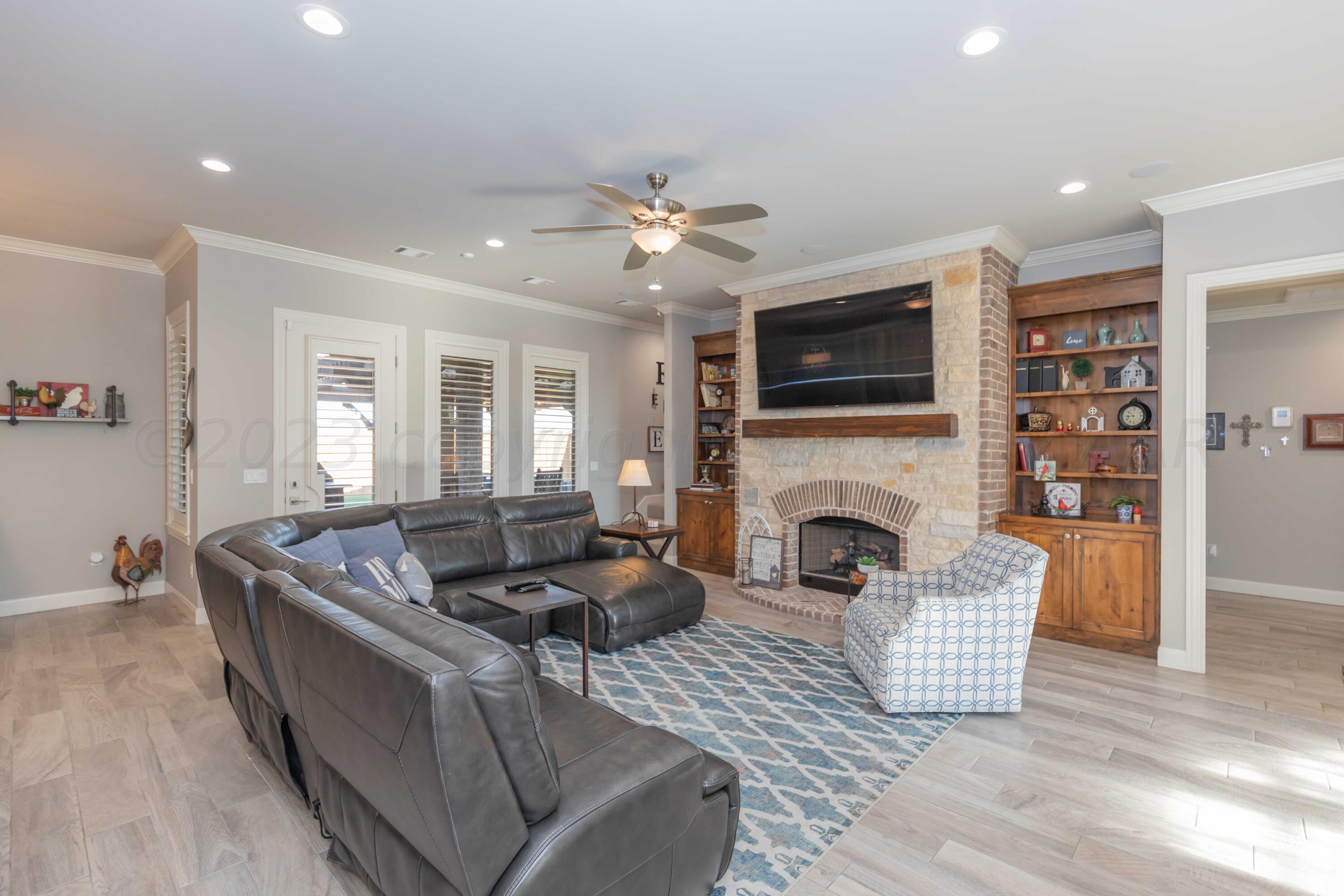 5402 Wesley Road Amarillo, TX 79119 - Photo 7 of 48 LIVING ROOM VIEW 2