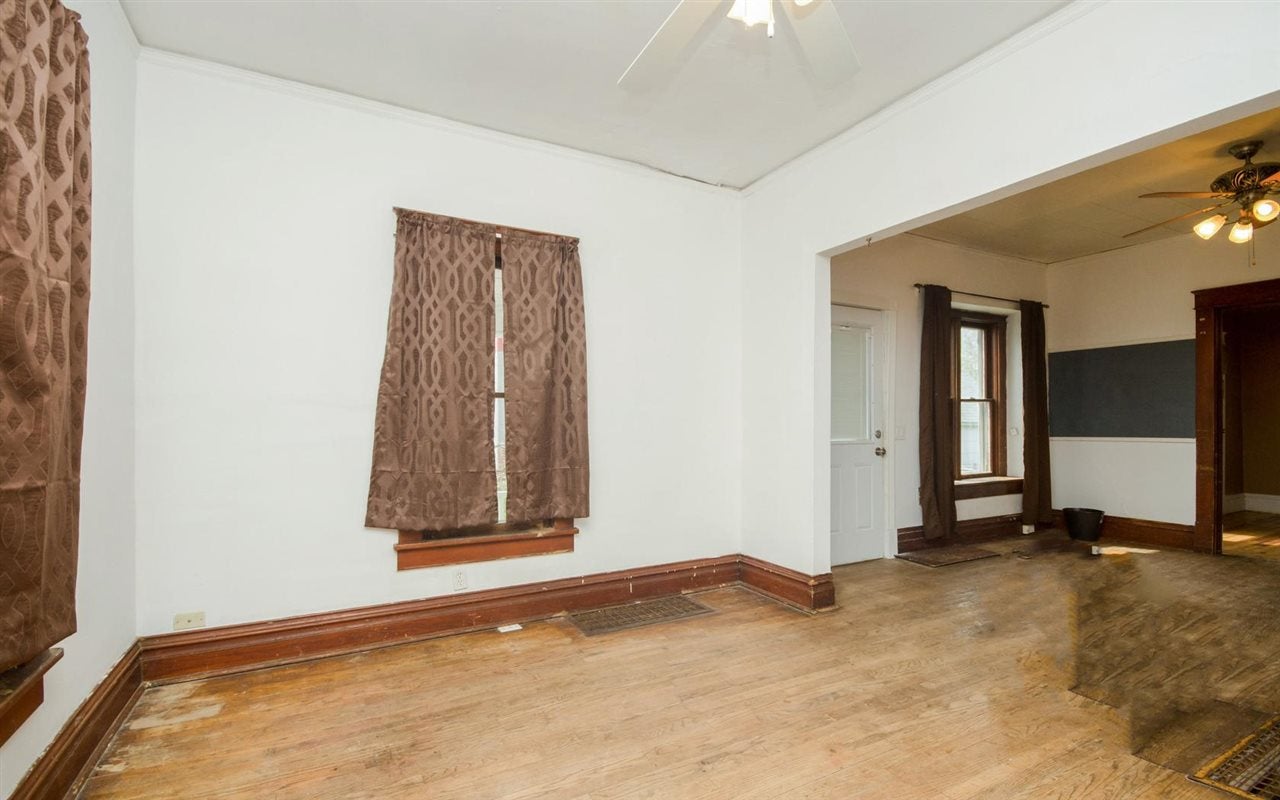 911 Franklin Street Center Point, IA 52213 - Photo 11 of 25 Gallery Image 11