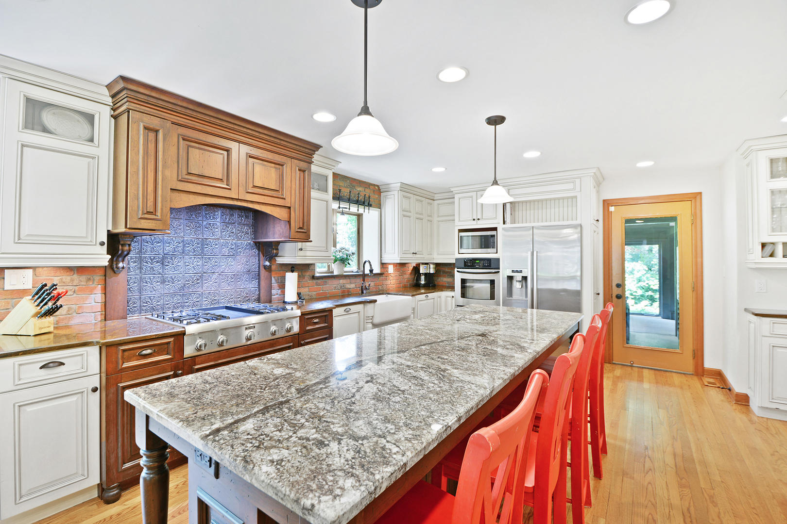 24 Robin Crest Road Hawthorn Woods, IL 60047 - Photo 11 of 44 Gallery Image 11
