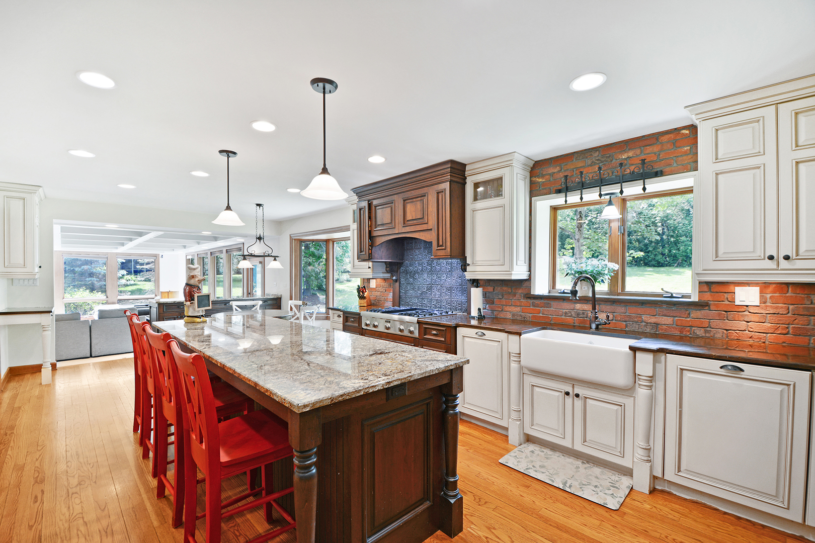 24 Robin Crest Road Hawthorn Woods, IL 60047 - Photo 12 of 44 Gallery Image 12