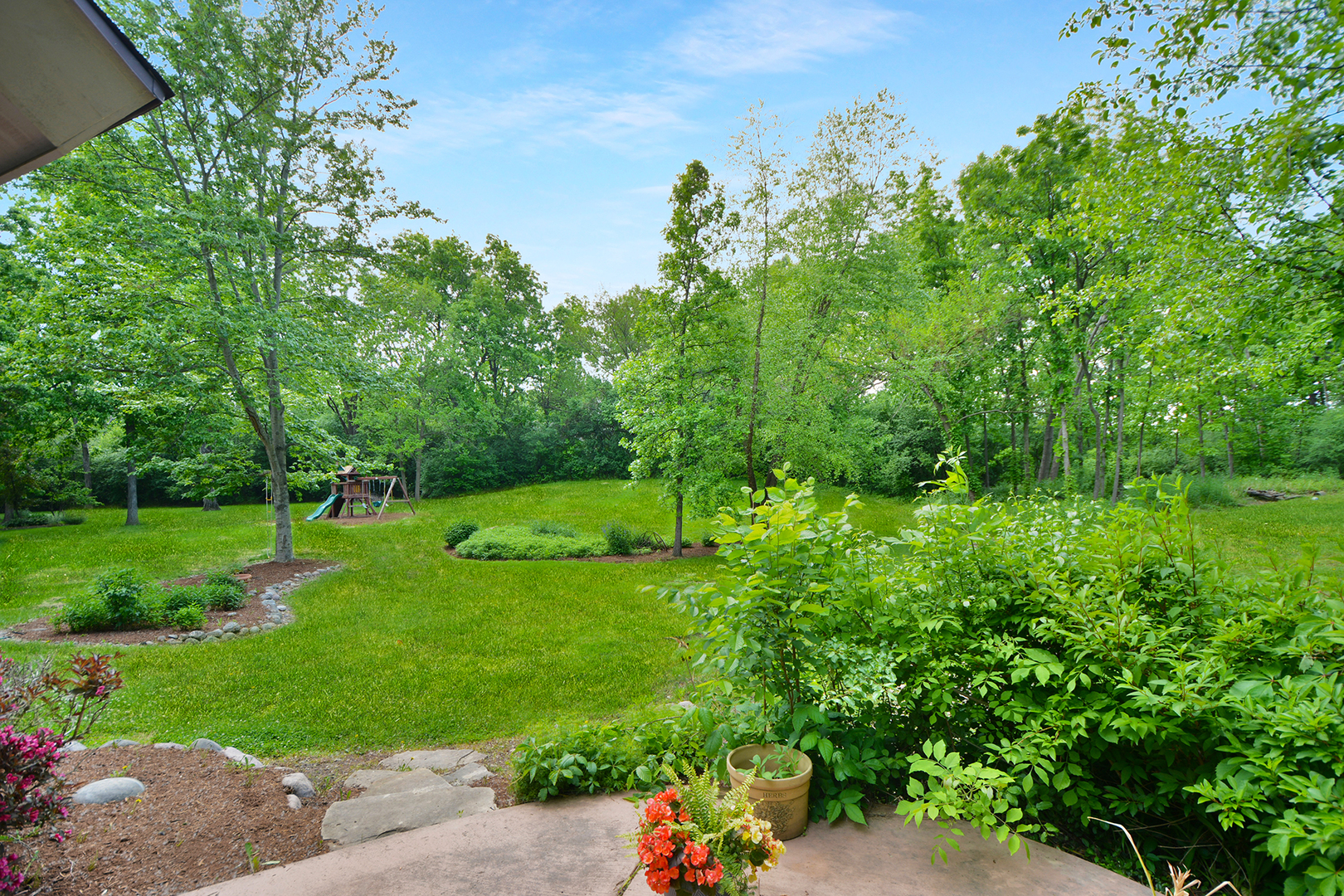24 Robin Crest Road Hawthorn Woods, IL 60047 - Photo 41 of 44 Gallery Image 41