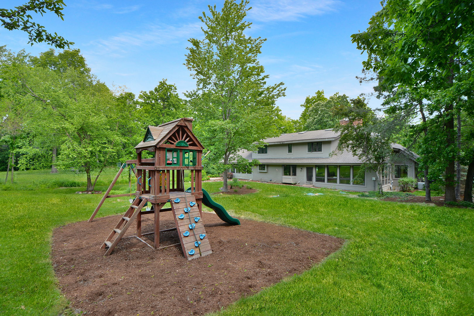 24 Robin Crest Road Hawthorn Woods, IL 60047 - Photo 42 of 44 Gallery Image 42