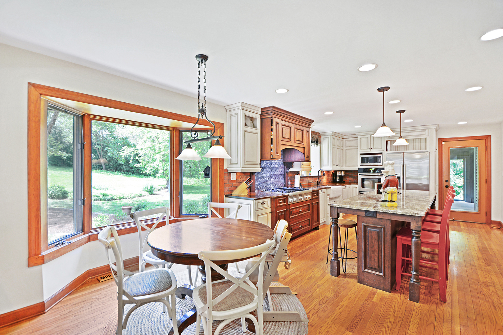 24 Robin Crest Road Hawthorn Woods, IL 60047 - Photo 9 of 44 Gallery Image 9