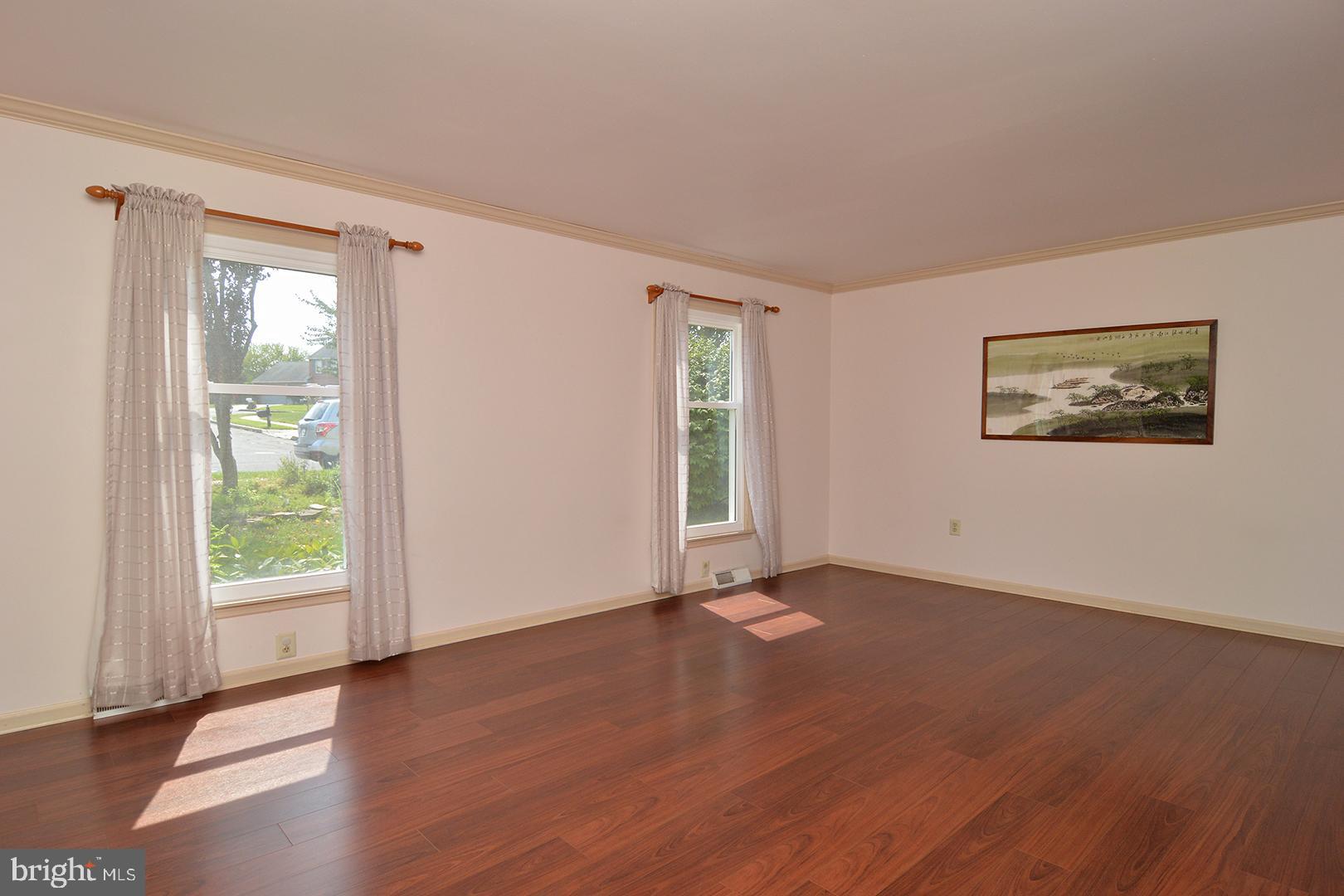 56 Rim View Lane Reading, PA 19607 - Photo 5 of 43 Living Room