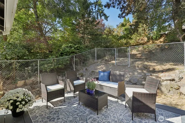 $1,049,000 | 110 Northwest 188th Street, Shoreline, WA 98177