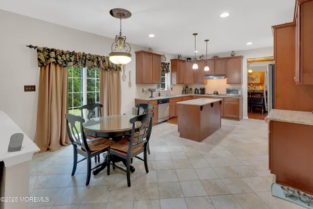 $999,999 | 21 Christopher Drive, Howell, NJ 07731